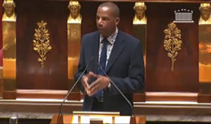 Bruno Nestor Azérot ovationné par l’opposition annonce qu’il ne votera pas le texte de loi.