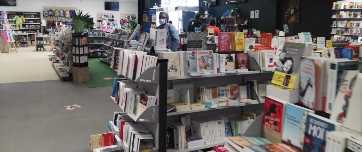 "La Familia grande" "La familia grande" de Camille Koucher sorti le 7 janvier est en rupture de stock ou en cours de commande pour une livraison le 10 février dans les librairies de Guadeloupe.