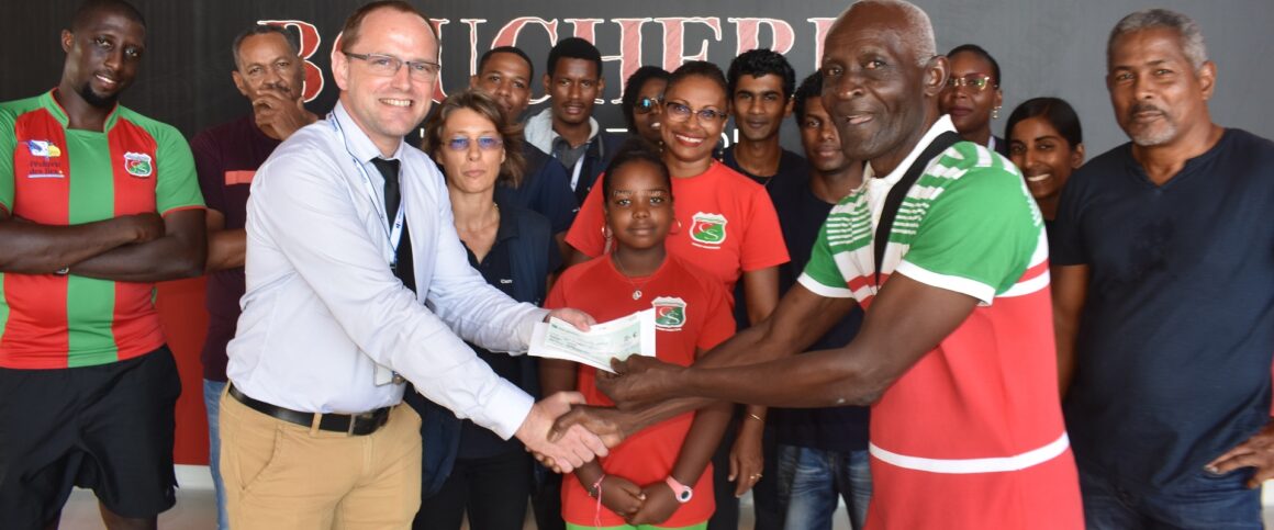 Cyril Guédon instaure les heures calmes au Carrefour contact de Saint-François Cyril Guédon instaure les heures calmes au Carrefour contact de Saint-François