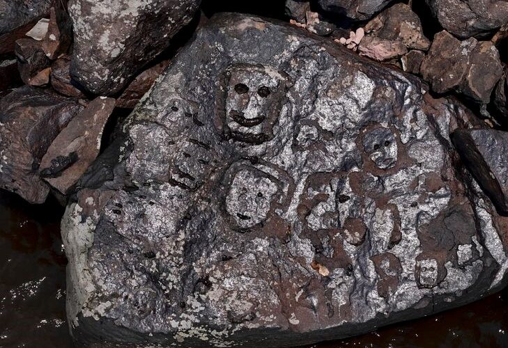 Roches gravées Manaus Brésil 24 octobre 2023