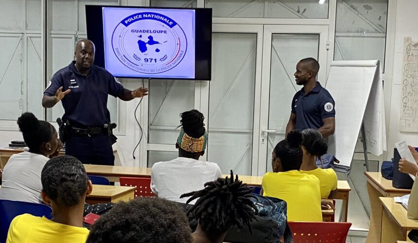 La police nationale participe aux journées portes ouvertes de l’auto-école Patrick aux Abymes le 7 décembre 2023. Photo : Police nationale de la GuadeloupeLa police nationale participe aux journées portes ouvertes de l’auto-école Patrick aux Abymes le 7 décembre 2023. Photo : Police nationale de la Guadeloupe