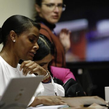 La procureure équatorienne Diana Salazar (g) à Quito en Équateur, le 14 décembre 2023. Photo : AFP Cristina Vega Rhor