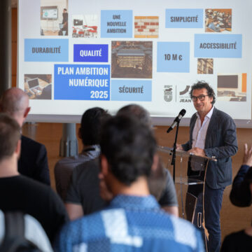 Eric Carpano, président de l’université Jean Moulin Lyon 3 présente le 8 juin 2023 le Plan ambition numérique 2025 de l’université d'un montant de 10 millions sur 3 ans pour « investir pour préparer l'avenir et relever les défis de la transformation digitale et écologique ». Photo : X Eric Carpano Eric Carpano, président de l’université Jean Moulin Lyon 3 présente le 8 juin 2023 le Plan ambition numérique 2025 de l’université d'un montant de 10 millions sur 3 ans pour « investir pour préparer l'avenir et relever les défis de la transformation digitale et écologique ». Photo : X Eric Carpano