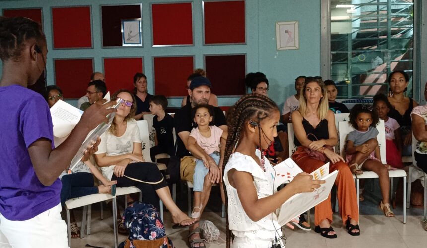 La médiathèque George Nicolo s'illumine à l'occasion de la huitième édition des Nuits de la lecture ce samedi 27 janvier sous le thème du corps. Photo : FB Ici le Gosier