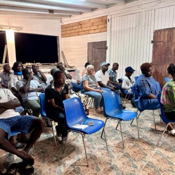 Une vingtaine de personnes s’est réunie le 16 février à Saint-Louis pour la première réunion de participation citoyenne de l’année. Photo : Commune de Saint-Louis est à Saint-Louis De Marie Galante Une vingtaine de personnes s’est réunie le 16 février à Saint-Louis pour la première réunion de participation citoyenne de l’année. Photo : Commune de Saint-Louis est à Saint-Louis De Marie Galante