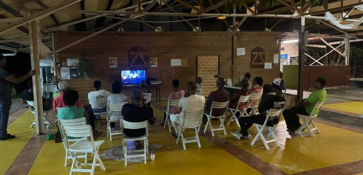 Présentation aux acteurs et partenaires, avant 1ere de la saison 2 des documentaires "Mémoires paysannes de Guadeloupe" dimanche 18 février 2024. Photo : FB TerrEau Présentation aux acteurs et partenaires, avant 1ere de la saison 2 des documentaires "Mémoires paysannes de Guadeloupe" dimanche 18 février 2024. Photo : FB TerrEau