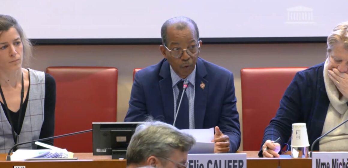 Mercredi 14 février 2024, la commission des affaires sociales de l’Assemblée nationale examine la proposition de loi visant à reconnaître la responsabilité de l’État et à indemniser les victimes du chlordécone dont le rapporteur est le député Guadeloupe Élie Califer. Mercredi 14 février 2024, la commission des affaires sociales de l’Assemblée nationale examine la proposition de loi visant à reconnaître la responsabilité de l’État et à indemniser les victimes du chlordécone dont le rapporteur est le député Guadeloupe Élie Califer.