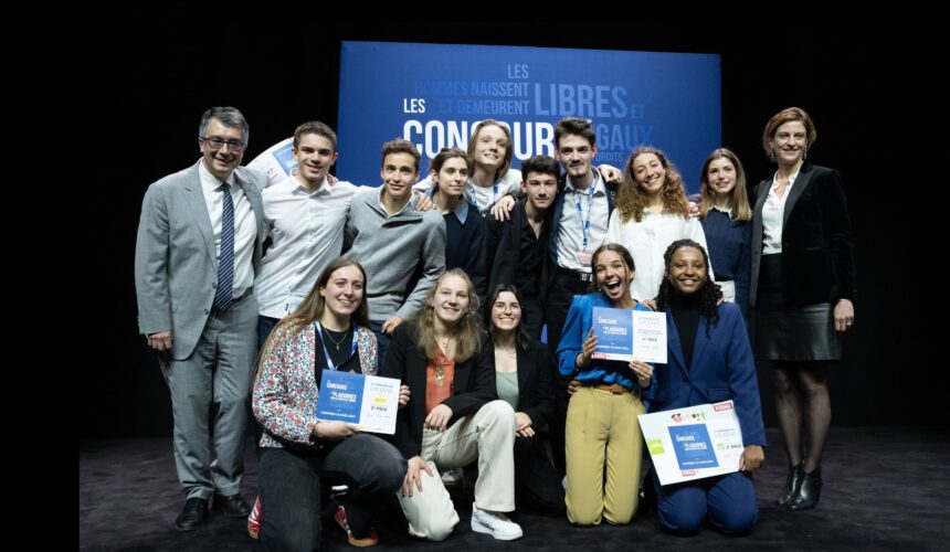 Noélyn Cairo a remporté le 2e prix du concours de plaidoiries des lycéens sur les droits de l’homme organisé par le Mémorial de Caen en Normandie le 15 mars. Photo : Mémorial Caen