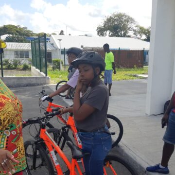 Le Creps a clôturé une session de formation « initiateur savoir rouler à vélo », délocalisée à Marie-Galante du mardi 2 au samedi 6 avril. Photo : Creps Antilles Guyane Le Creps a clôturé une session de formation « initiateur savoir rouler à vélo », délocalisée à Marie-Galante du mardi 2 au samedi 6 avril. Photo : Creps Antilles Guyane