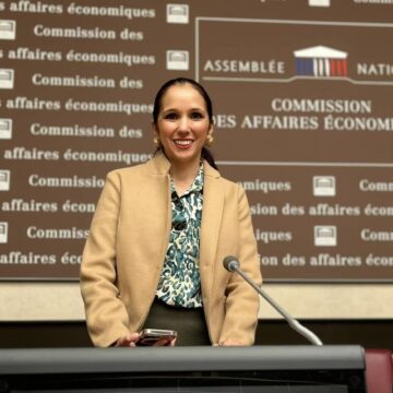 La commission des affaires économiques de l’Assemblée nationale a adopté à l’unanimité le 22 mai la proposition de Karine Lebon, députée réunionnaise Gaude démocrate et républicaine, de création d’une commission d’enquête sur la crise du logement social qui frappe les départements d’Outre-mer. Photo : FB Karine Lebon, députée de La Réunion La commission des affaires économiques de l’Assemblée nationale a adopté à l’unanimité le 22 mai la proposition de Karine Lebon, députée réunionnaise Gaude démocrate et républicaine, de création d’une commission d’enquête sur la crise du logement social qui frappe les départements d’Outre-mer. Photo : FB Karine Lebon, députée de La Réunion