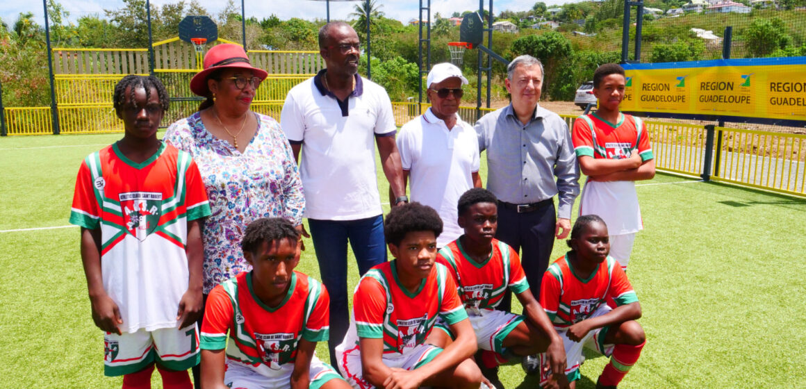 Le plateau sportif nommé city stade Robert Promeneur a été inauguré à la Cité Saint-Dominique de Cadet à Baillif le samedi 27 avril Le plateau sportif nommé city stade Robert Promeneur a été inauguré à la Cité Saint-Dominique de Cadet à Baillif le samedi 27 avril
