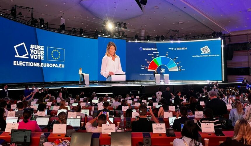 Un millier de journalistes étaient présents dimanche 9 juin au Parlement européen à Bruxelles pour suivre l’annonce des résultats au niveau européen - Crédits : Hugo Palacin / Toute l’Europe