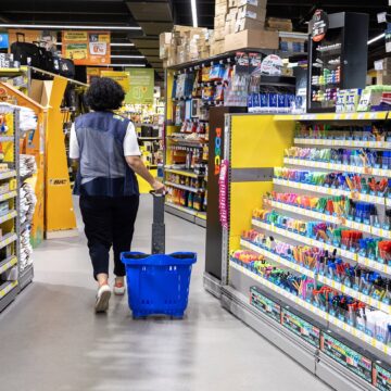 Achats des fournitures scolaires pour la rentrée des classes dans un établissement Bureau Vallée en France. Photo : Syspeo / Sipa Achats des fournitures scolaires pour la rentrée des classes dans un établissement Bureau Vallée en France. Photo : Syspeo / Sipa