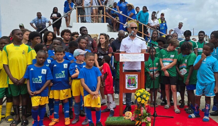Jean Dartron, président de la Ligue guadeloupéenne de football, photographié le 22 février à Marie-Galante lors de l’inauguration du stade Willy Larney. FB Ligue Guadeloupéenne de Football