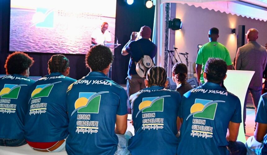 Au Mémorial Acte, vendredi 21 novembre, le président de Région Ary Chalus a officiellement lancé le compte à rebours de la prochaine Route du Rhum Destination Guadeloupe