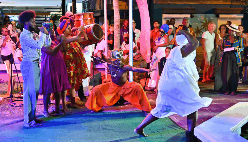 Le corps en mouvement des danseurs et l'énergie du gwoka des tanbouyé à Gloriyé gwoka. Photo : Département Guadeloupe