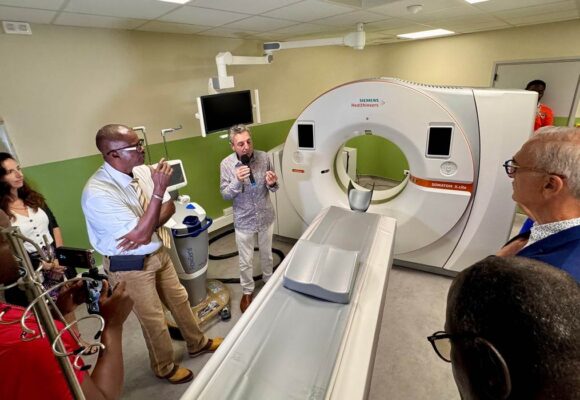 Inauguration du nouveau scanner à l'hôpital Maurice Selbonne de Bouillante, le jeudi 29 janvier. Photo : Région Guadeloupe Inauguration du nouveau scanner à l'hôpital Maurice Selbonne de Bouillante, le jeudi 29 janvier. Photo : Région Guadeloupe